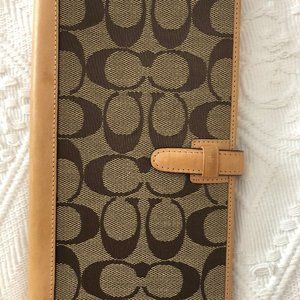 Coach Classic Bi-fold Wallet